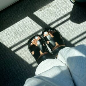 Summer “H” Sandal | Size 6W | Black | Adjustable | Like-New